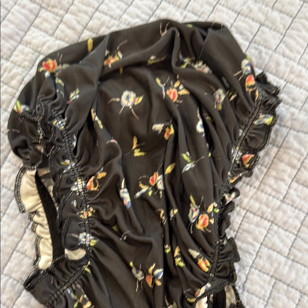 Urban Outfitters Black Ruffled Crop Top - Picture 3 of 7